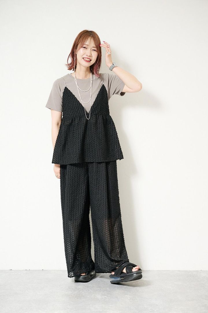 画像: 【GLOBAL WORK】せこ子プロデュース / キャミ＆イージーワイドパンツセット¥8,990（フリーサイズ） ※身長159㎝、39才 www.dot-st.com