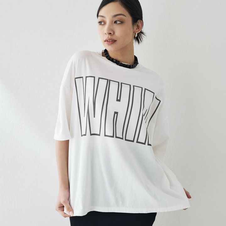 画像: 「リラックスロゴTシャツ」￥15,400 出典：ウィム ガゼット