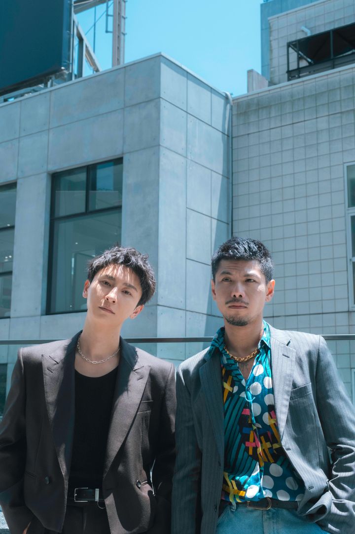 〈左から〉與真司郎、登曼波（マンボウ・キー）