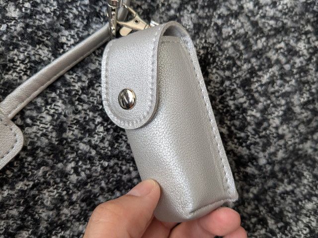 GAPのスマホショルダー＆ポーチ