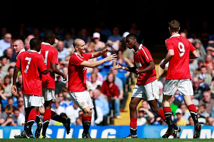 カラフルなスパイク禁止！日本代表スターもプレーした英名門、ユース選手に科されるナゾ掟とは