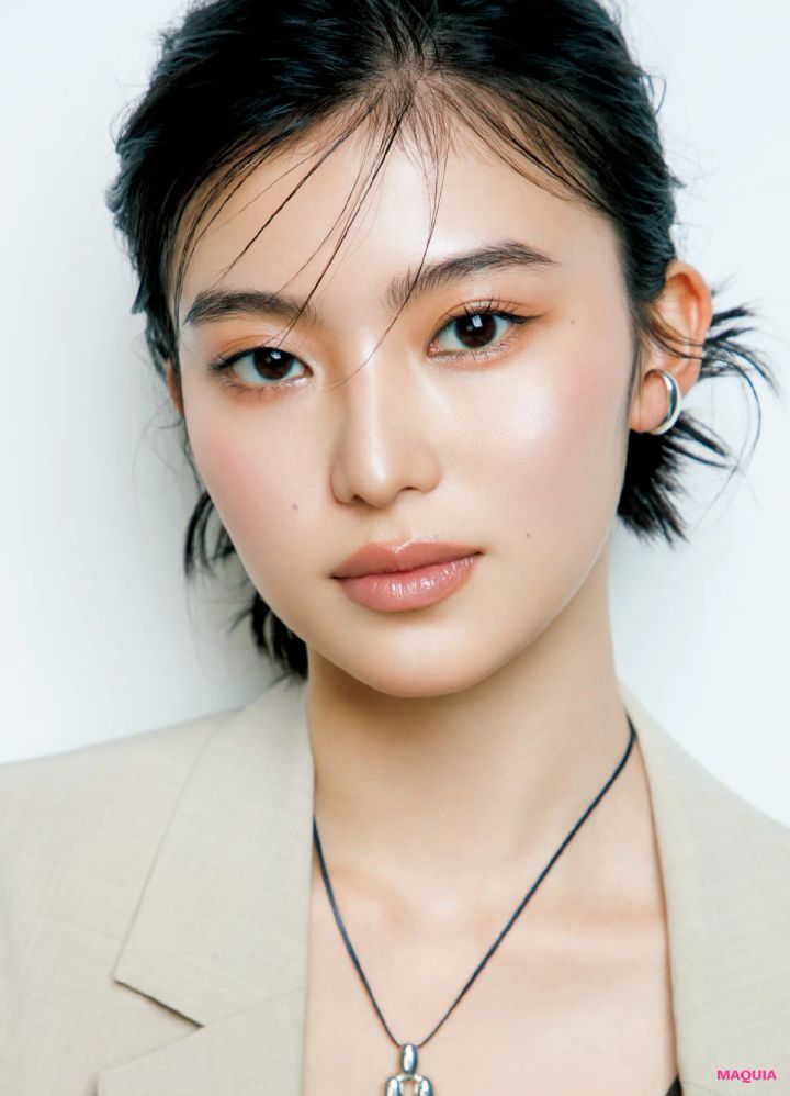 パウダリーファンデ＋シェーディングで自然に小顔！ 長井かおり式・小顔見せベースメイク_17