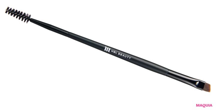 人気アーティスト・𠮷﨑沙世子さんの推しメイクツール。リリミュウのブラシでリップが洒落る！_6