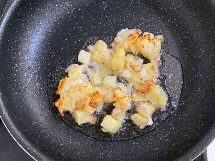 しっかり色づいたじゃがいもと玉ねぎ