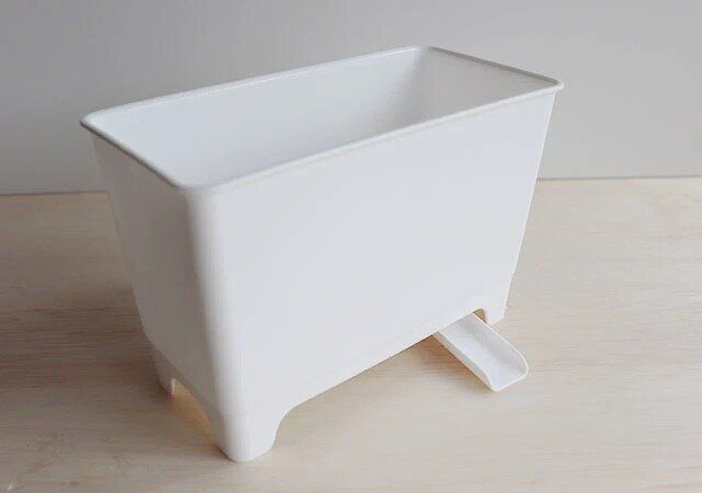 ダイソーのシンクの外における水切りごみ入れ1