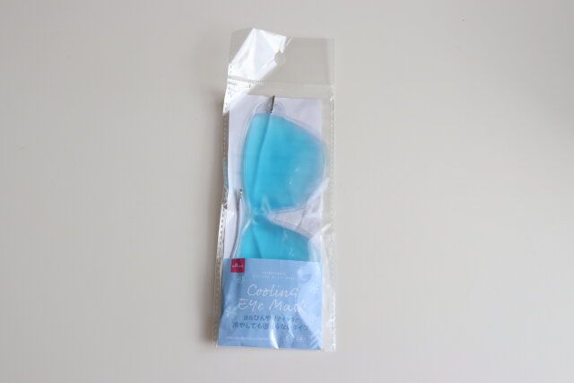 ダイソーのクールアイマスク1