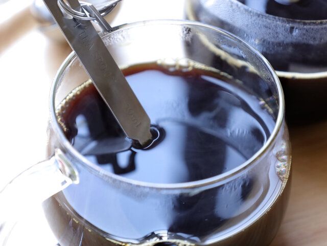 ゼラチンが溶けるまで、良くかき混ぜる。