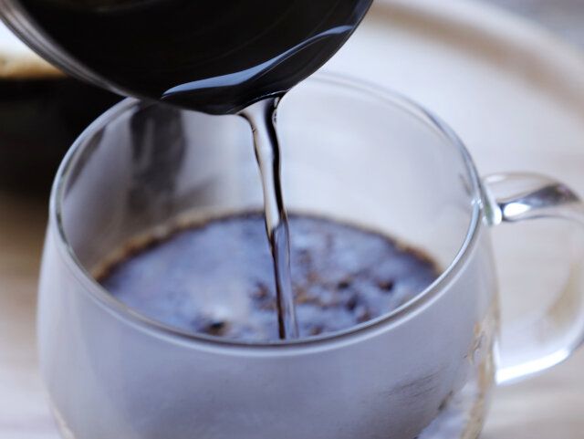 お湯を注ぎ入れる。