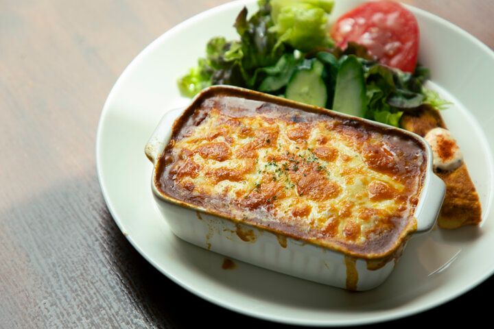 クリームソーダのすぐ横を江ノ電が通る♪稲村ケ崎のとっておきカフェ「cafeうみのトナリ」