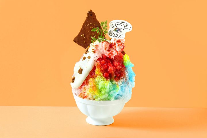 ダンス スヌーピーのレインボーかき氷／イートイン¥1,480／テイクアウト¥1,100（税込み）