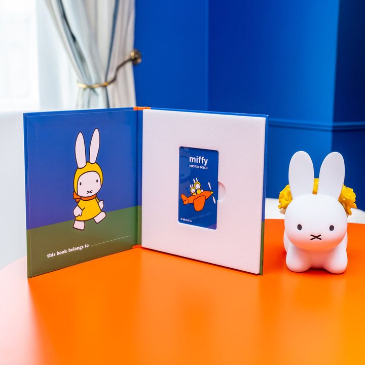 絵本モチーフの新ルームキー＆ブックレット2