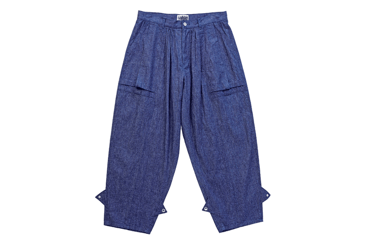 〈クラス〉のパンツ