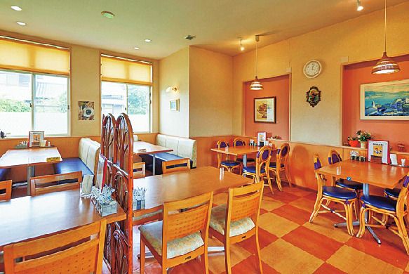 温かみのある懐かしい雰囲気の店内