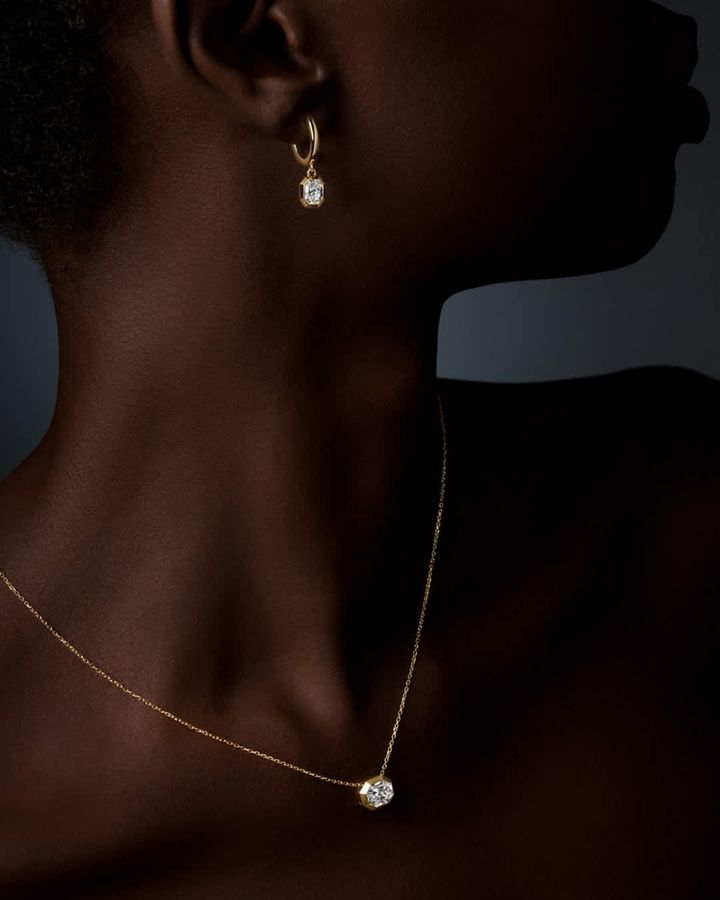 イヤリング（YG×ラボラトリー・グロウン・ダイヤモンド1.0ct）￥363,000 ネックレス（YG×ラボラトリー・グロウン・ダイヤモンド1.0ct）￥396,000