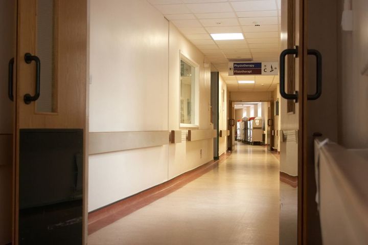 病院の廊下