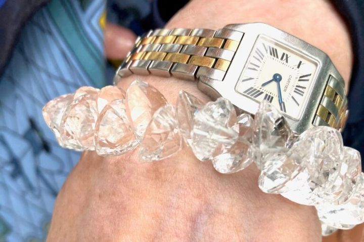 「愛光堂」のブレスレット