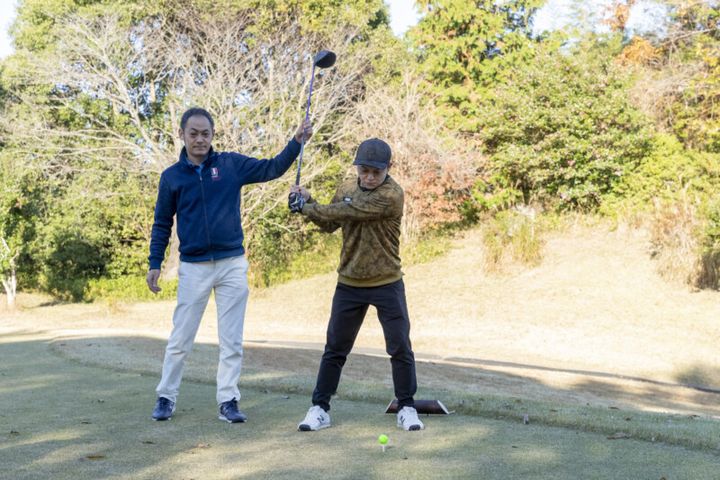 向かい風に強い弾道はNG！アゲンストの風を感じた時の正解を解説