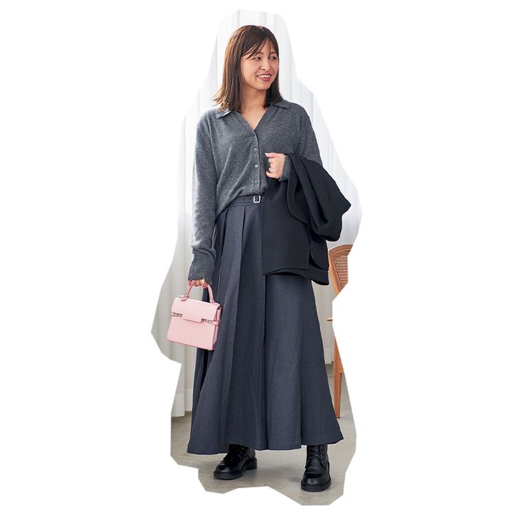 VERY掲載のミースロエのニットでモノトーンコーデ