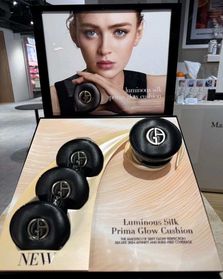 アルマーニ ビューティ ルミナス シルク プリマ グロー パッケージ