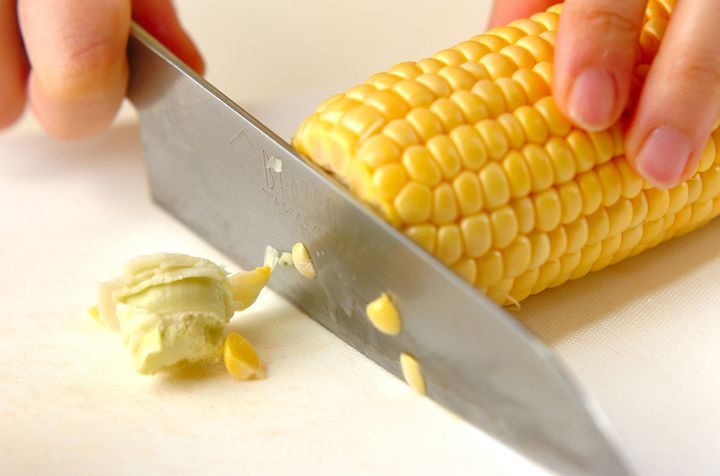 とうもろこしの茹で方と茹で時間 甘くてジューシーな味わいの下準備1