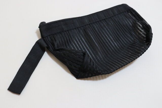 セリア ポーチメッシュ マチ付き 持ち手付