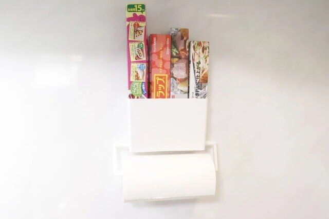 ダイソーの便利なnoma ラップ＆キッチンペーパーホルダー（マグネット）