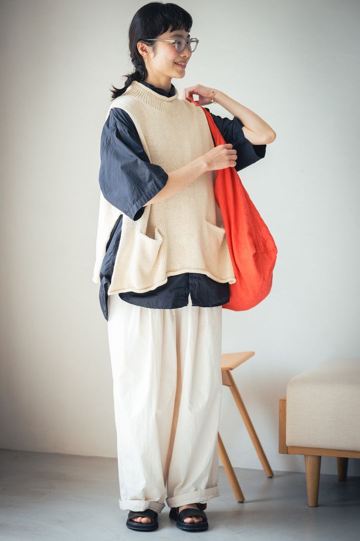 梅雨なのに猛暑…今はリネン素材が正解！淡めなモノトーンのレイヤードにしましょう【FUDGE FRIEND おしゃれさんの毎日コーディネート vol.544｜田中真里奈】