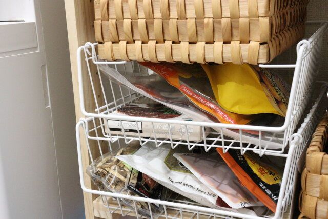 ワイヤーバスケット（ホワイト、26.5cm×36cm×12cm） 積み重ね