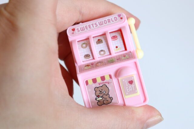 セリア キーホルダー パステルスロット レバー 使用例 スロット ランダム性