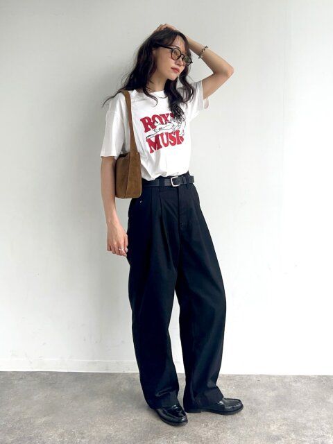 黒パンツコーデ5