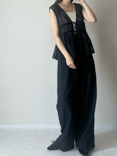 黒パンツコーデ1