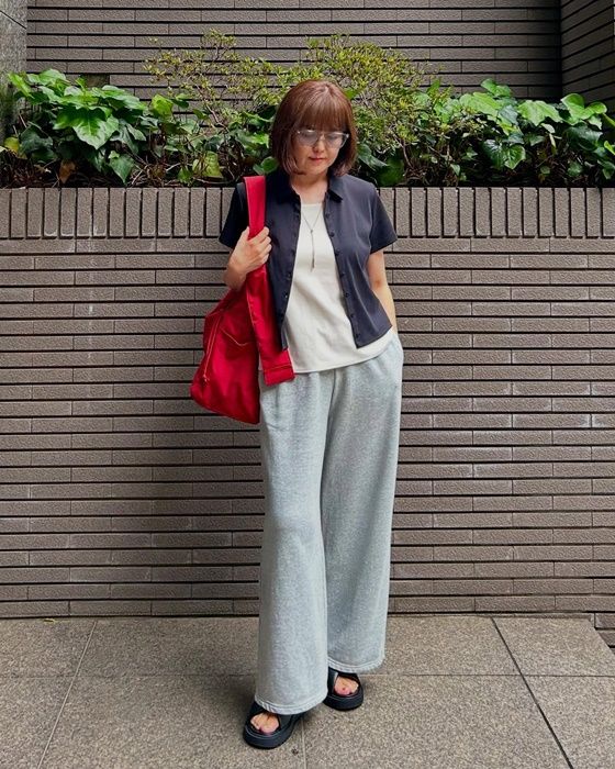 UNIQLOのオフホワイトの「クレープジャージーブラキャミソール」