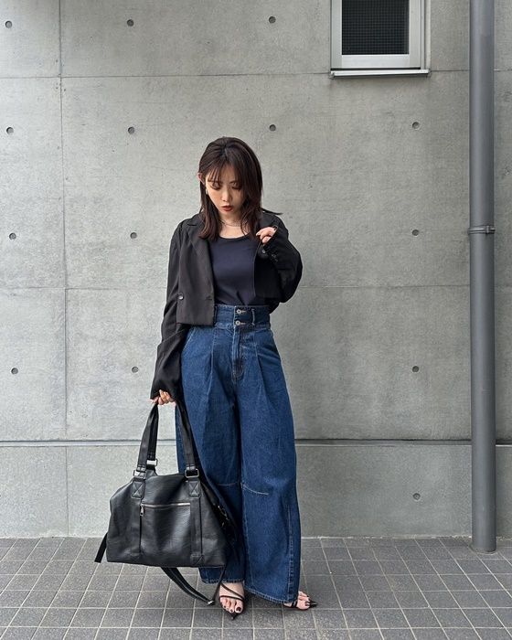 UNIQLOのネイビーの「クレープジャージーブラキャミソール」