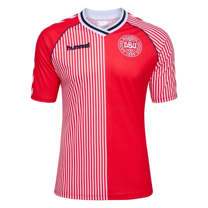 お洒落すぎ…サッカーデンマーク代表の80年代ユニフォームが復刻！3種類が店舗限定で販売