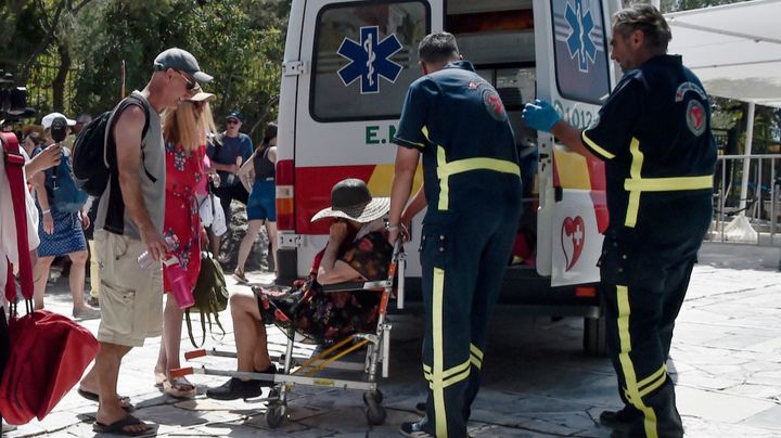 あまりの暑さに…日本人選手も出場の韓国リーグ、“気絶者”発生で試合中断