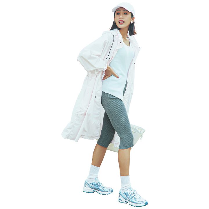 スポーティコーデもピンクで女っぽさアップ