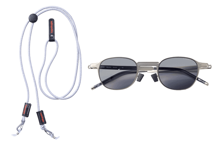 〈エー ソサエティー〉 × 〈トポロジー〉のミラーサングラスとネックストラップ