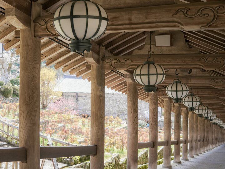 紫陽花と切り絵御朱印に心ときめく。奈良・四ヶ寺をめぐる「あじさゐ回廊」さんぽ