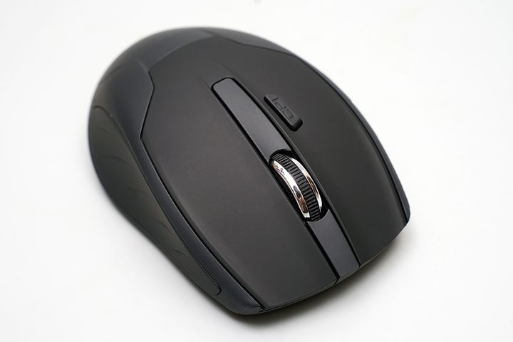 価格、デザイン、機能のバランスはかなりよいのですが、使い勝手といった部分がカバーし切れていない印象を受けました。