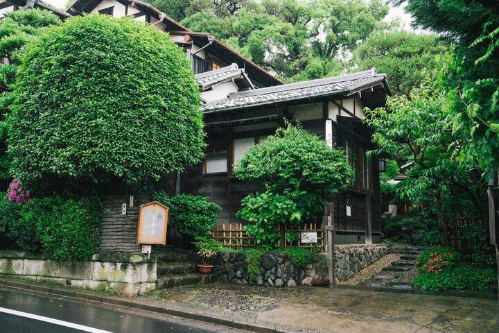 まるで一枚の絵画のような庭園を眺めながらカフェ時間を♪自由が丘の古民家カフェ｢古桑庵｣