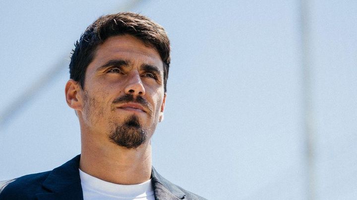 なんと29歳！日本代表GK所属クラブに「プロ選手経験なし、ヨーロッパ最年少の監督」が就任