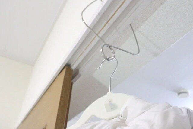 ダイソーのステンレスかもいハンガー3