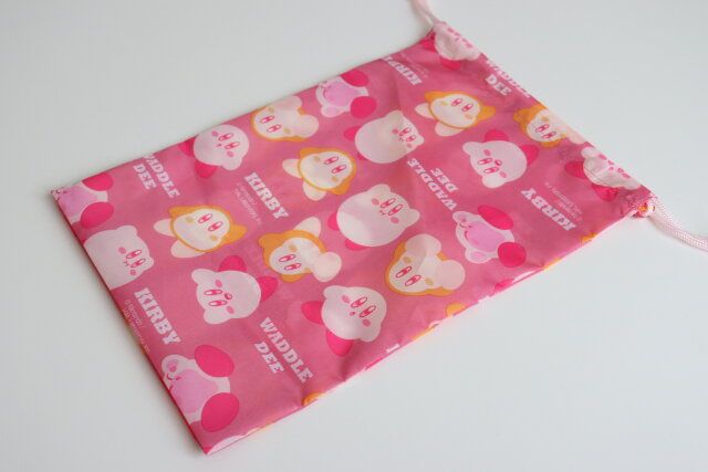 ダイソーのキュートな41340 星のカービィ 巾着 カービィ＆ワドルディ