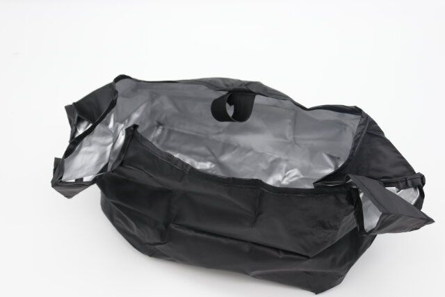 セリアの洗えるコンパクトランチバッグ