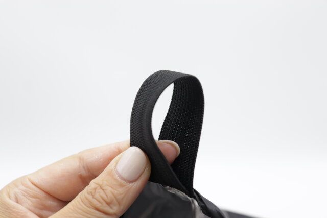 セリアの洗えるコンパクトランチバッグのゴムバンド