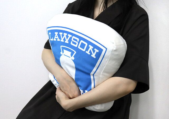 ローソンの看板そのまんまクッションふわもち