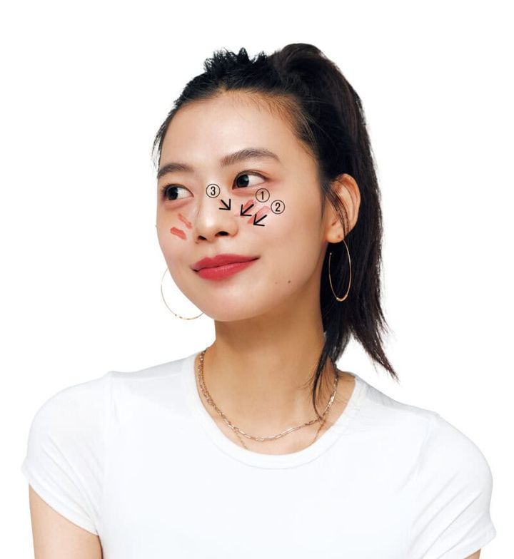 【クマ】は、チークをのせて色でカバー