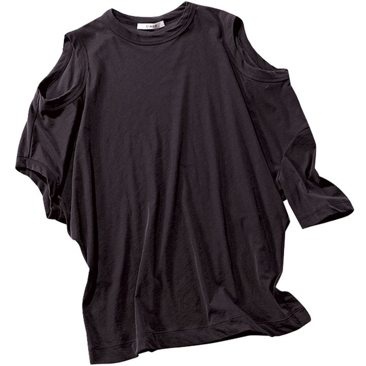 チノの肩あきTシャツ