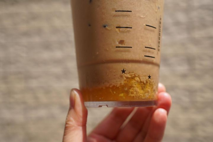 「アールグレイ ブーケ & ティー ラテ」」カスタマイズ：元々のシロップ多め（バニラフレーバーシロップ）（無料）、 ベルガモットシトラスパウダー多め（無料）、ブレべミルクに変更（＋55円）、シトラス果肉追加（＋110円）