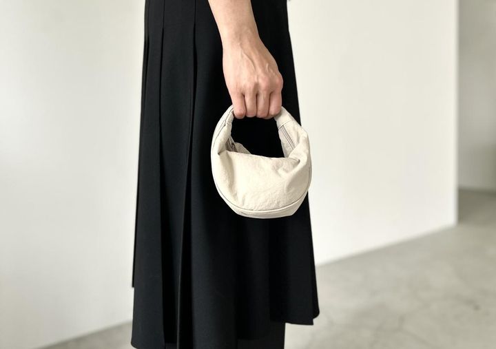 画像: 【ユニクロ】ラウンドウルトラミニバッグ¥1,290 www.uniqlo.com